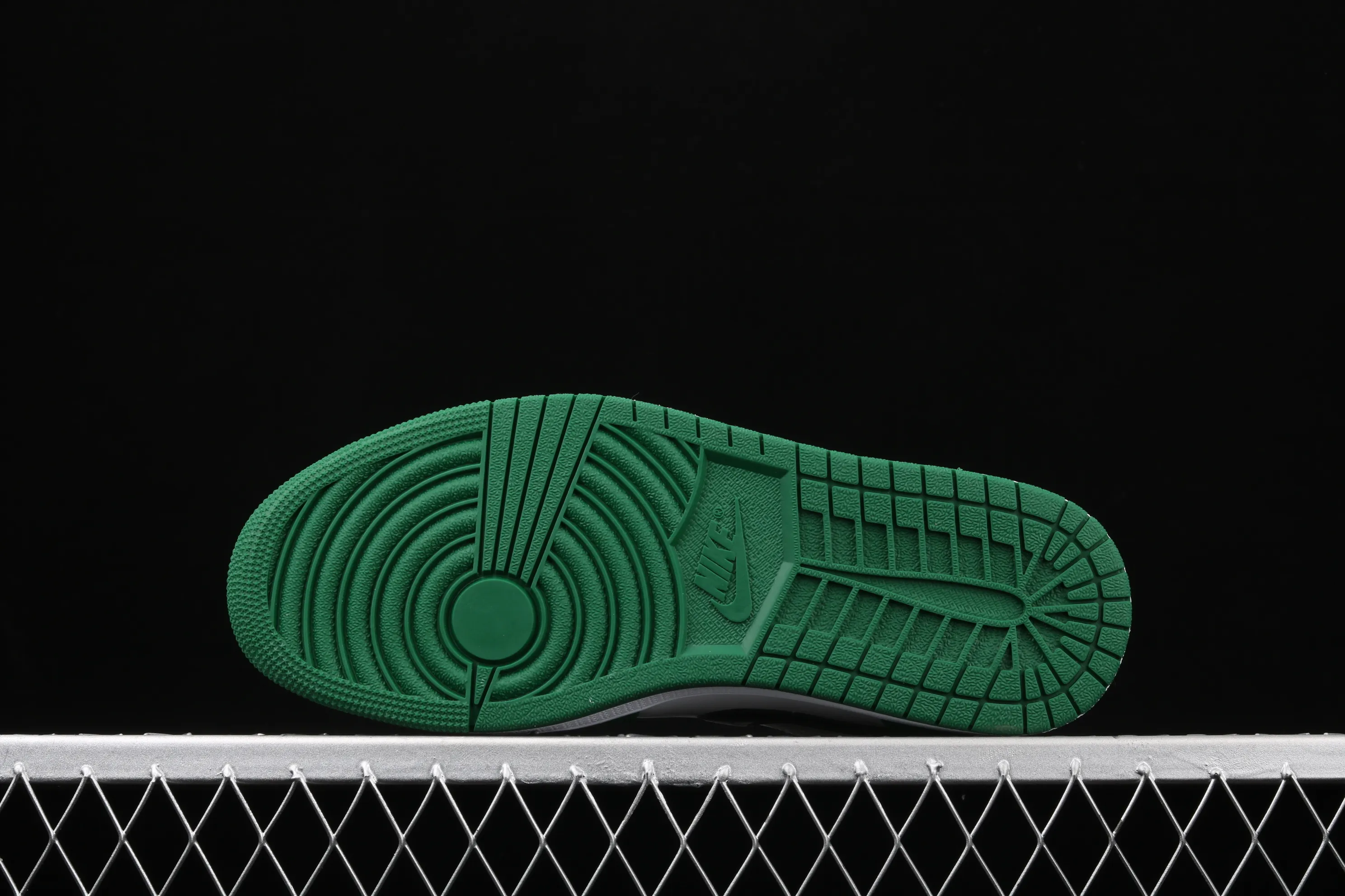 All categories Air Jordan Jordan series basketball shoes Air Jordan 1 Low New version Air Jordan 1 Low AJ1 Joe 1 low top leather cultural and leisure sports sneakers 553558-301